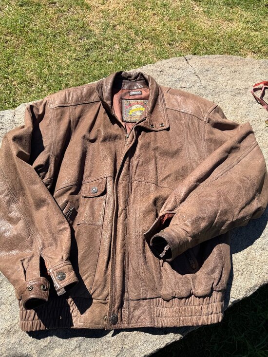 Wilsons Leather Other - Wilsons Adventure Bound Genuine Leather Thinsulate Bomber Jacket Men's LT